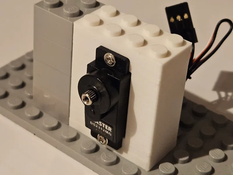 Servo mount DS2312MG brick toy compatible