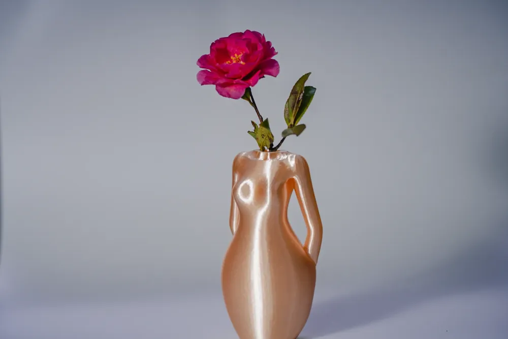 Female Form Vase - Free 3D Print Model - MakerWorld