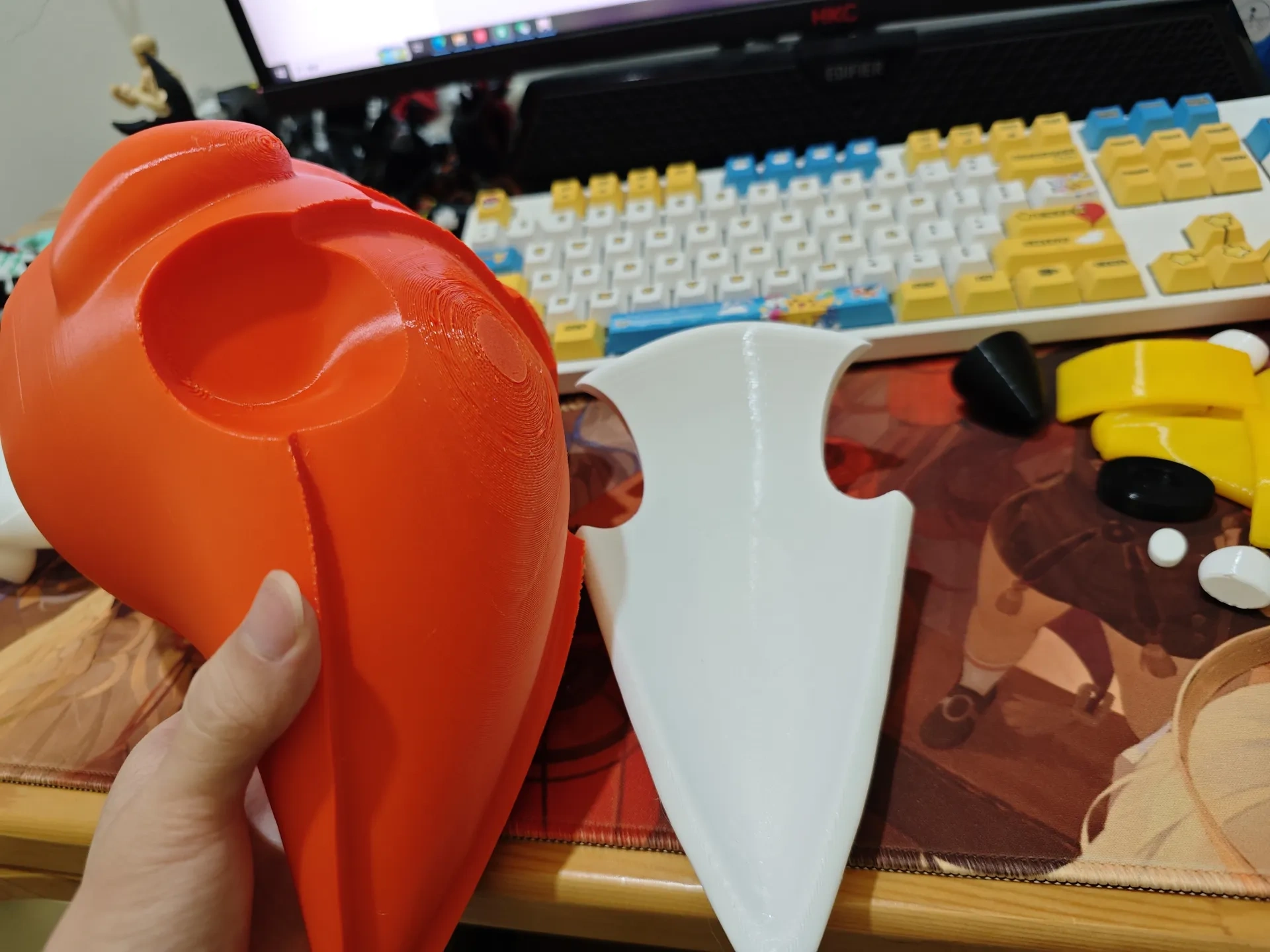 底座部位需要用到胶水