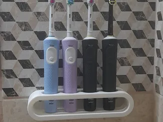 Detachable oral b stand for 4 people
