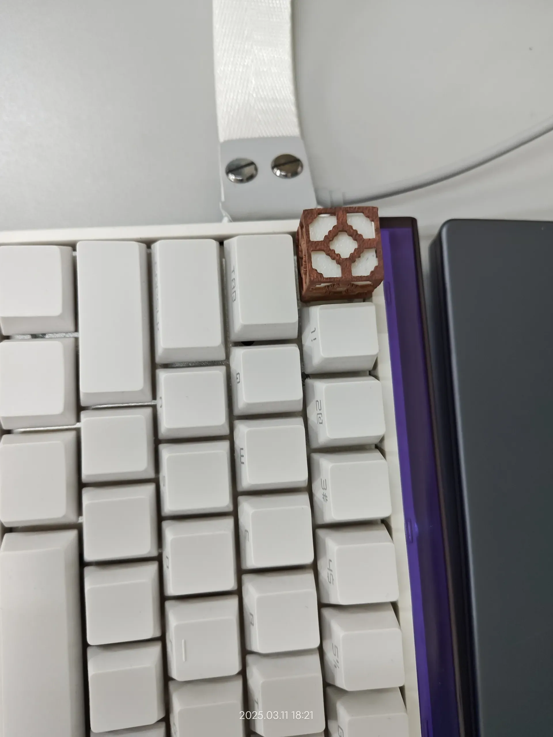 Minecraft redstone lamp keycap, 2.18 grams - Free 3D Print Model ...
