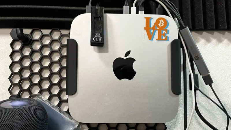 Mac mini with Satechi stand/hub wall mount for HSW