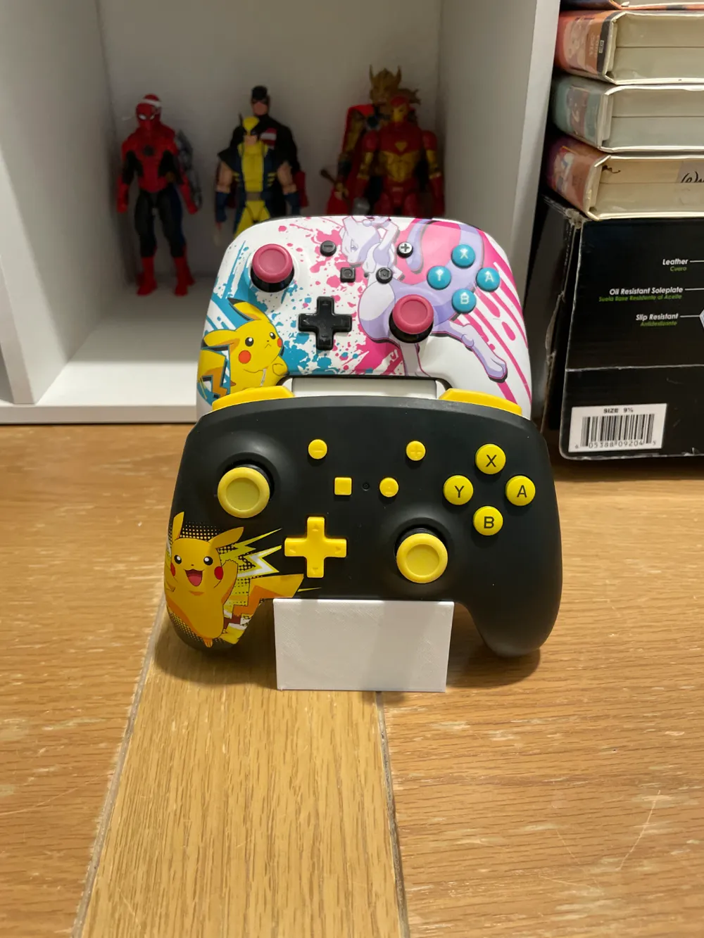 Pro controller display stand by Shockmania - MakerWorld