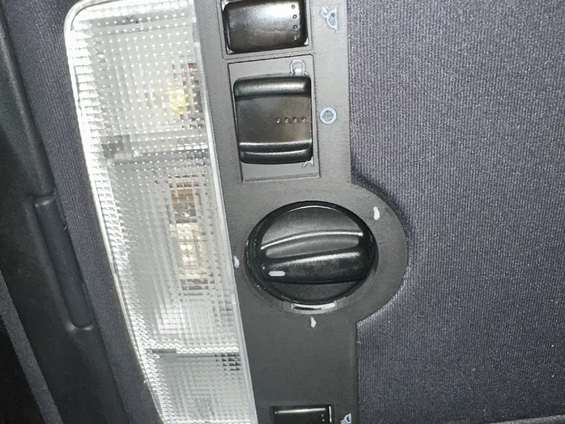 VW R32 MK4 Interior light/sunroof plate