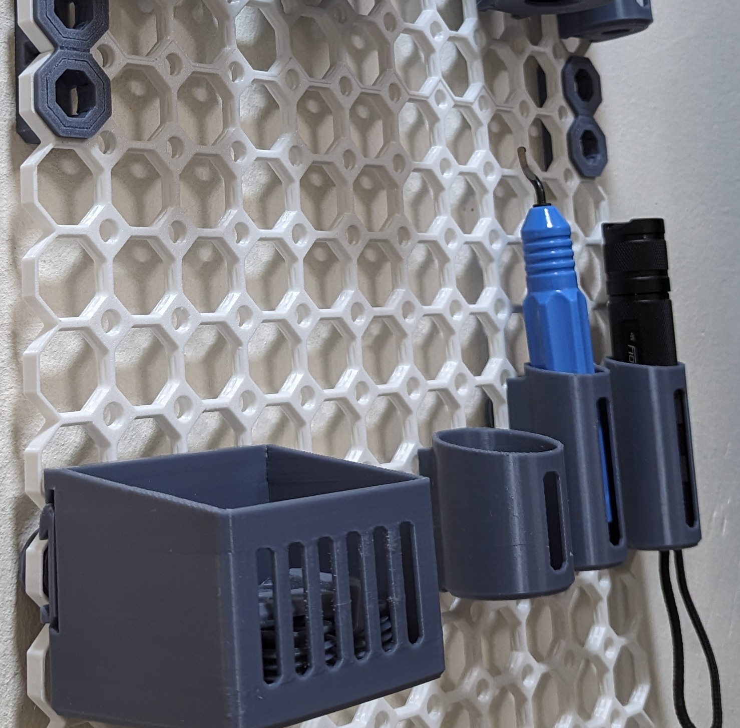 Set of bins and bottle holders for multiboard with rock solid mounting