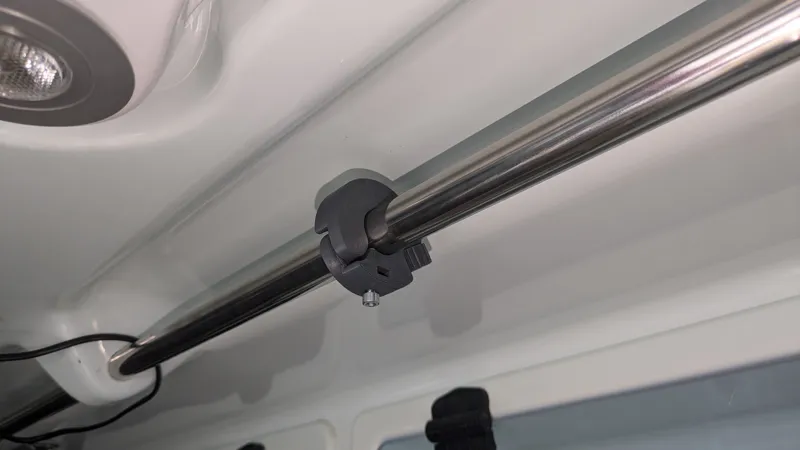 Pince pour tube Ø20