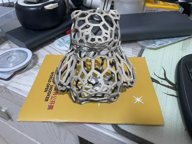 简约镂空熊
