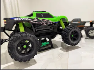 the xmaxx stand 
