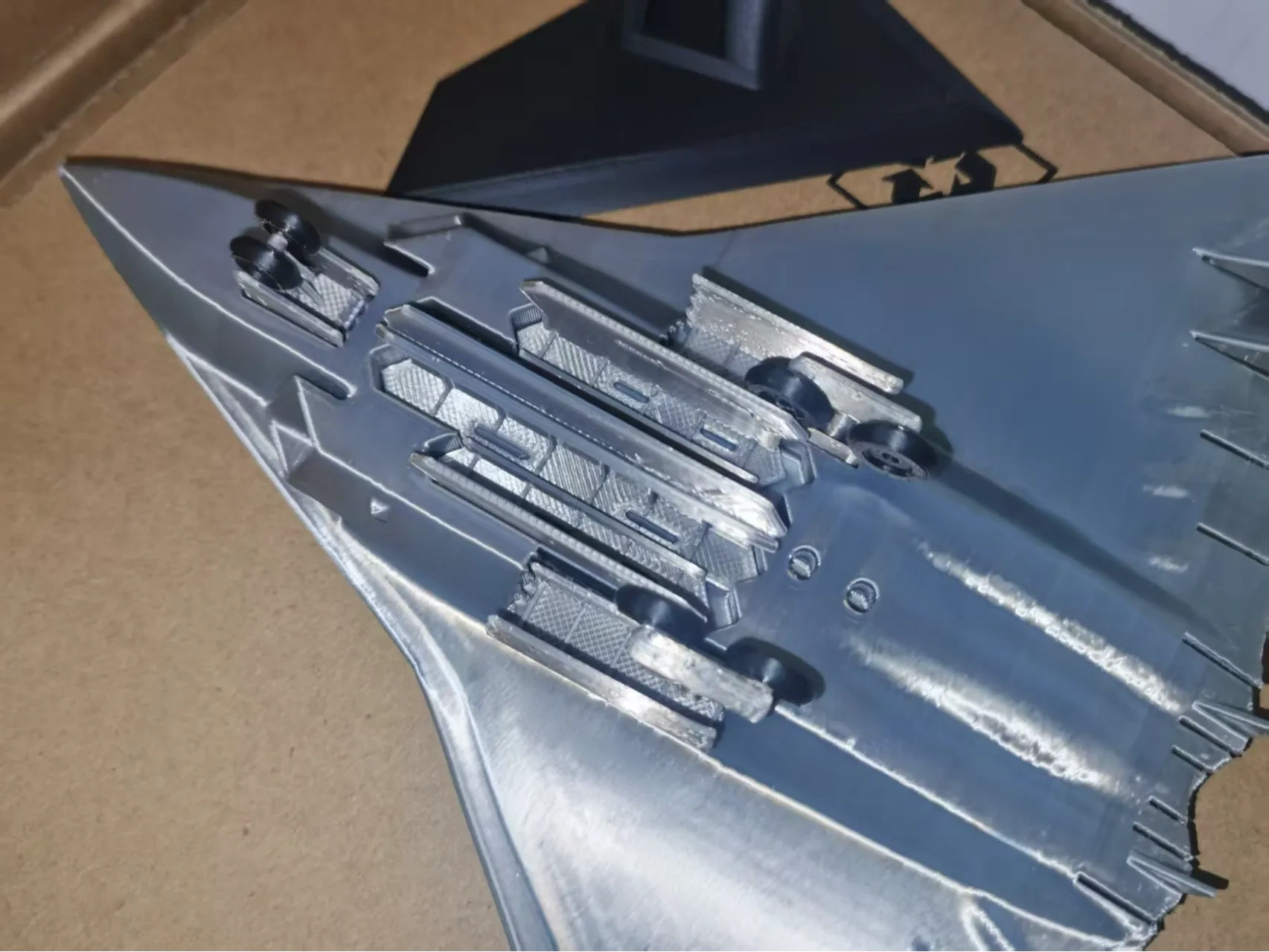 Çin'in altıncı nesil uçağı, Chengfei Stealth Fighter J-36 Ginkgo Yaprak Süs Modeli Uçak_ (Lastikler Müstakil, Bölünebilir, İki Disk)