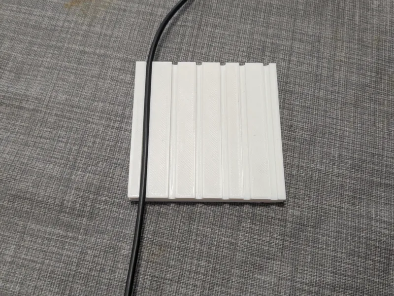 2.75mm desk cable holder