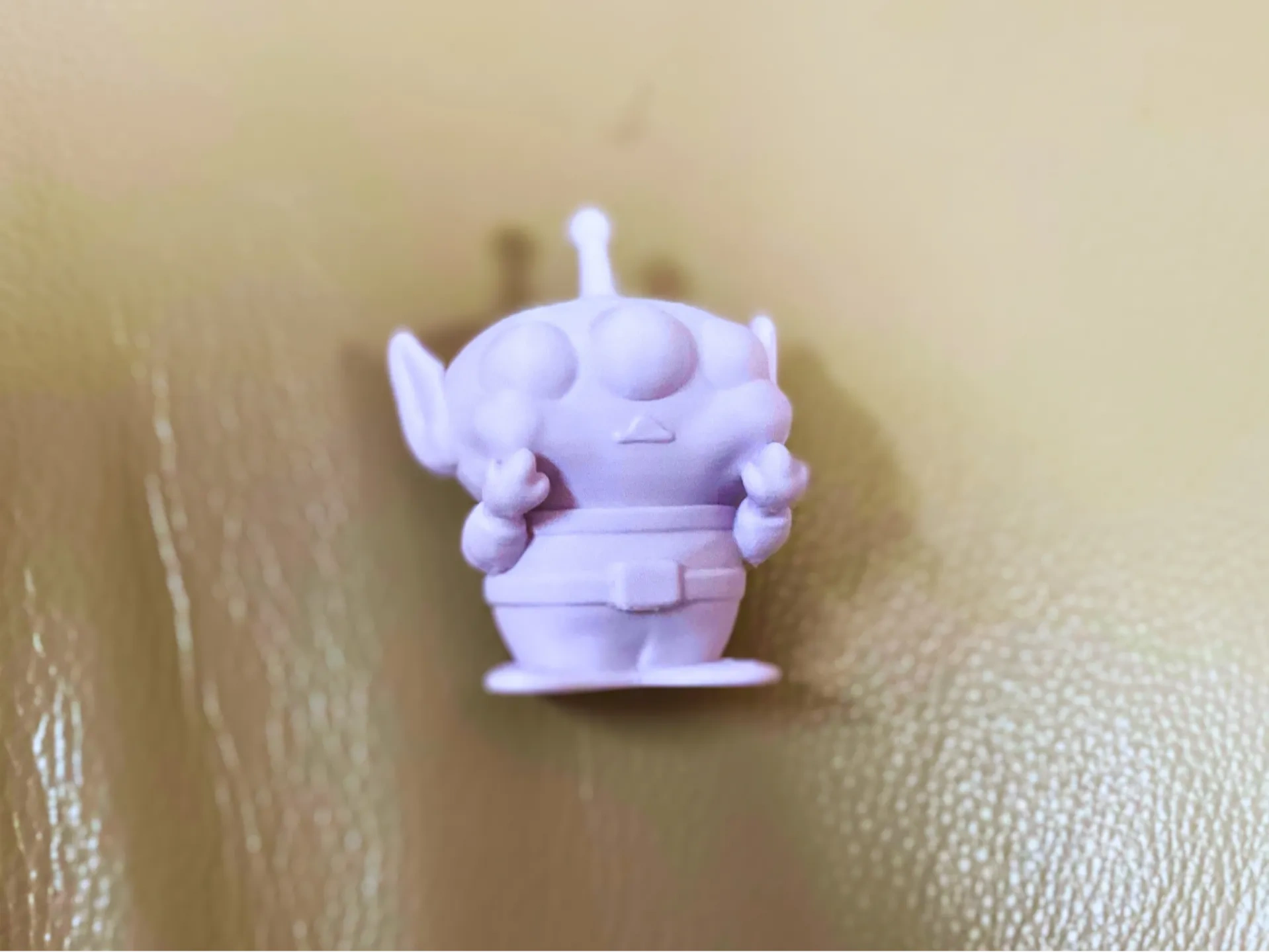 科技萌物：卡通小机器人摆件