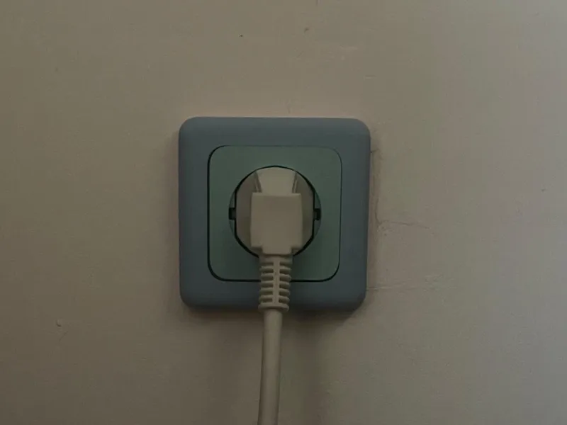 Steckdoseneinsatz mir Abdeckung einfach