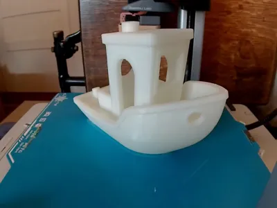 BENCHY MC BIRD FEEDER