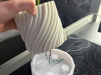 Self-Feeding Plant Pot Tray