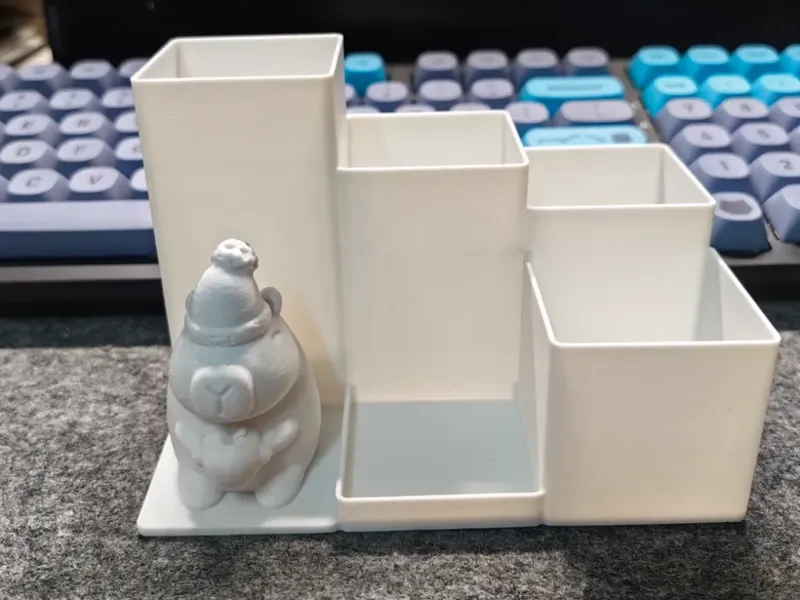 卡皮巴拉笔筒