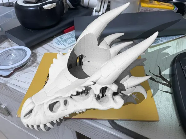 Cendrier fossile en forme de crâne de dragon