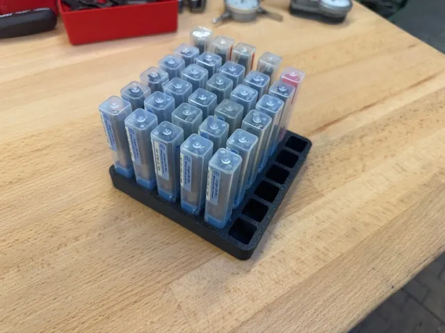 Halteplatte für 36x Fräserhüllen 18x18mm