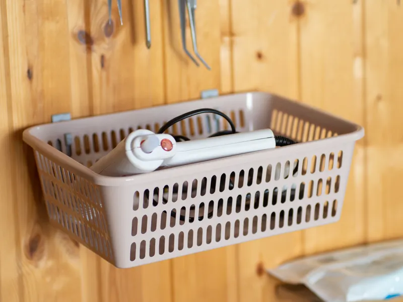 Basket wall holder