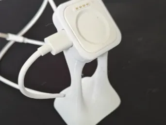 One Plus Watch 2 and 3 charging stand