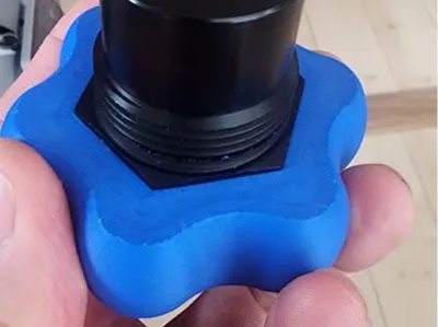 Yakima Road Shower fill cap grip