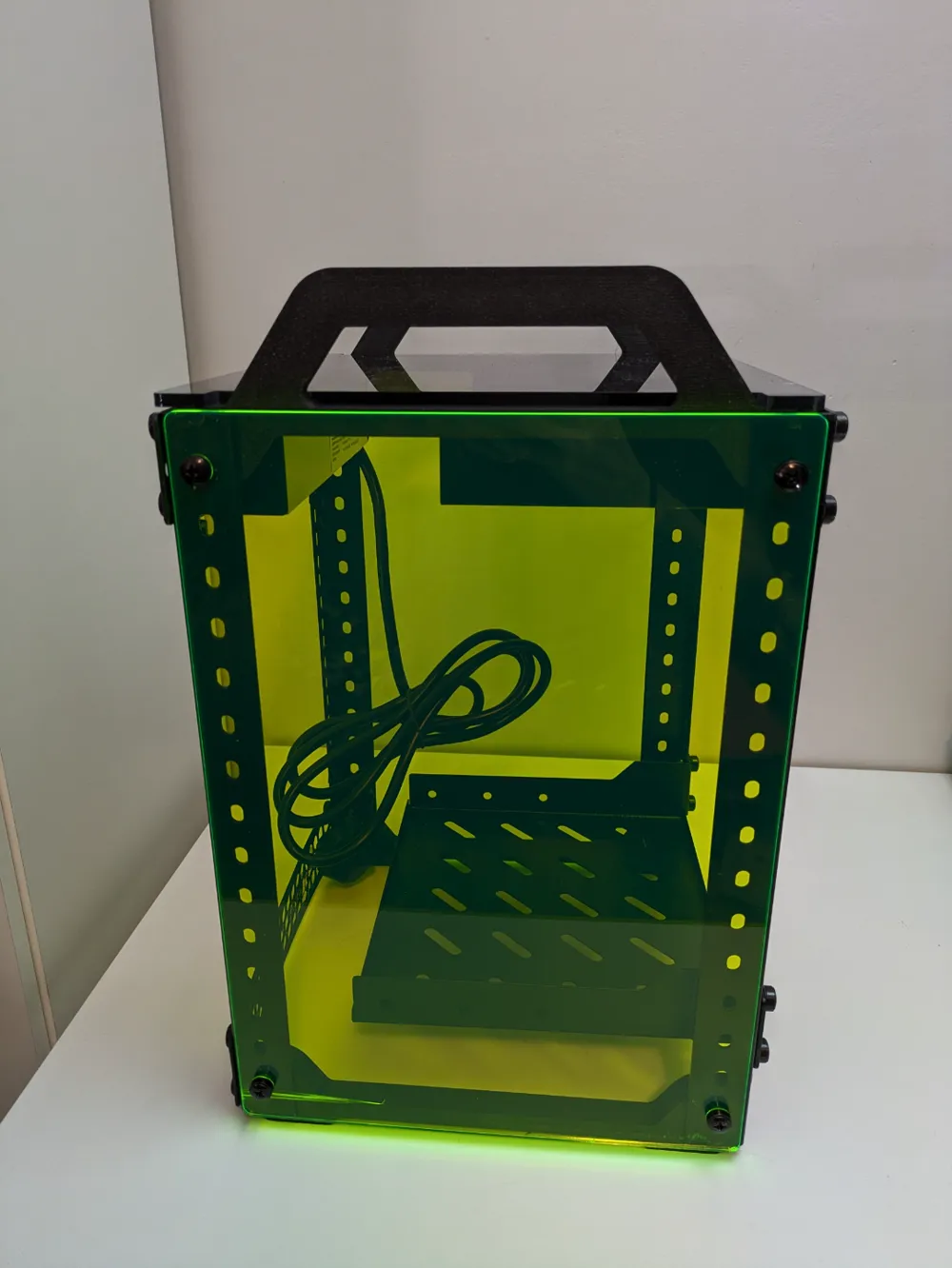 Minilab Rack 10 inch 8u Minilab rack by Troglobit - MakerWorld