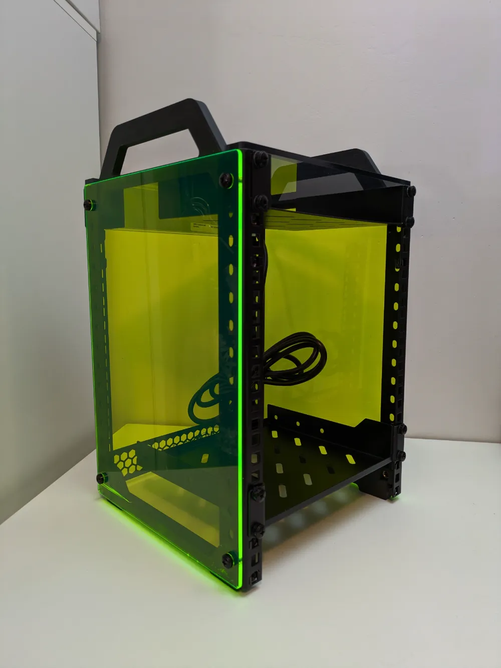 Minilab Rack 10 inch 8u Minilab rack by Troglobit - MakerWorld