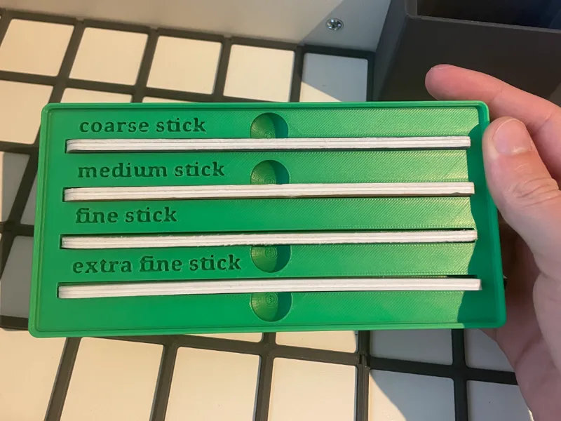 Low gridfinity bin for sanding stick (stackable)