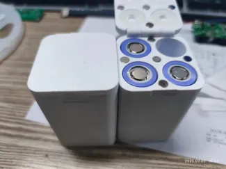 21700磁吸电池盒