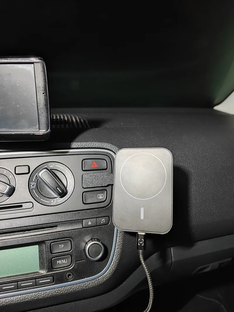 Škoda Citygo / VW Up! / Seat Mii phone holder