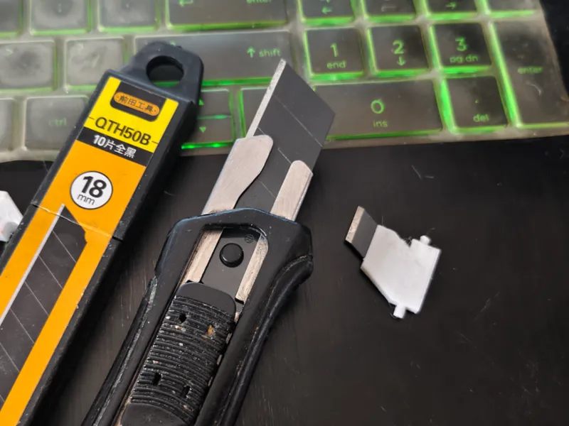 18 mm Snap-off Blade for snag cutter 美工刀片卡线切割器适配