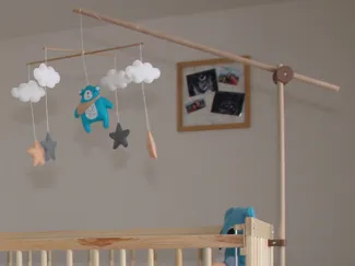Baby mobile holder for 16mm wooden bars