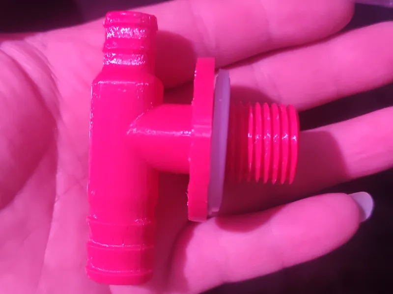 背滤双出水三通