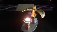 Bougeoir égyptien — statuette d'Horus — photo 1