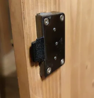 Extended Closet Lock Latch / Schrankschloss Riegel