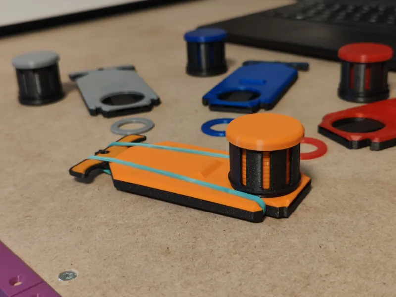 Pocket-sized disk shooter with detachable mag