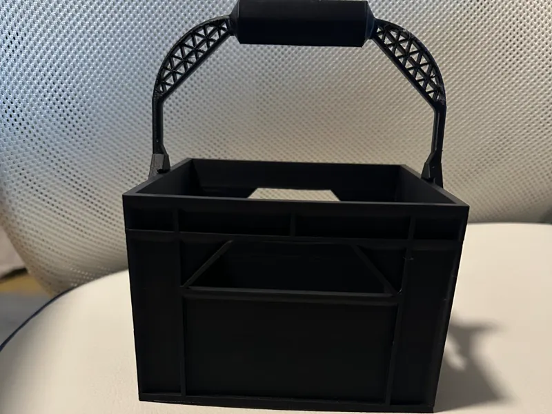Beer crate with handle