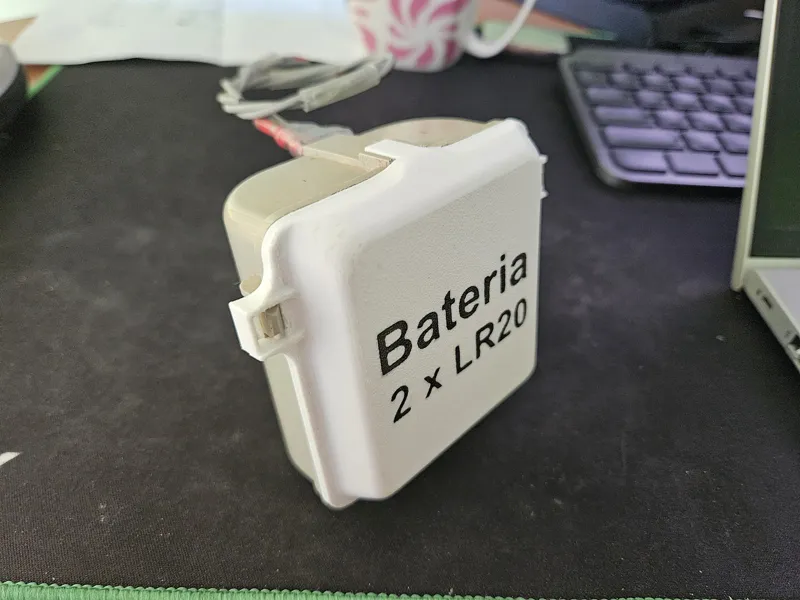 Junkers 8700505075 battery box lid