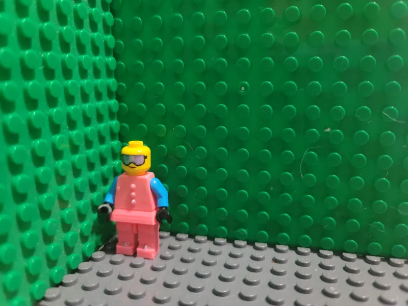 normal sized ''brick mini fig'' 