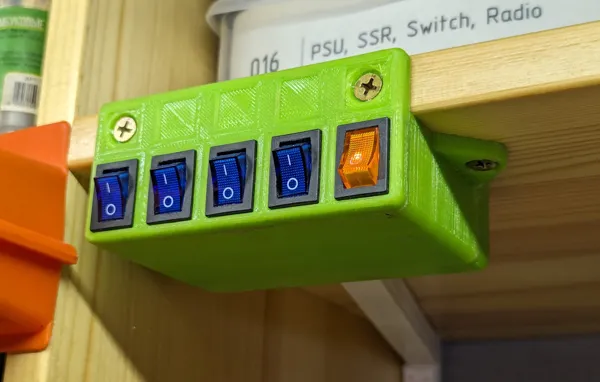 Boîtier pour switch réseau 5 ports