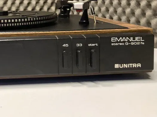 Button unitra emanuel