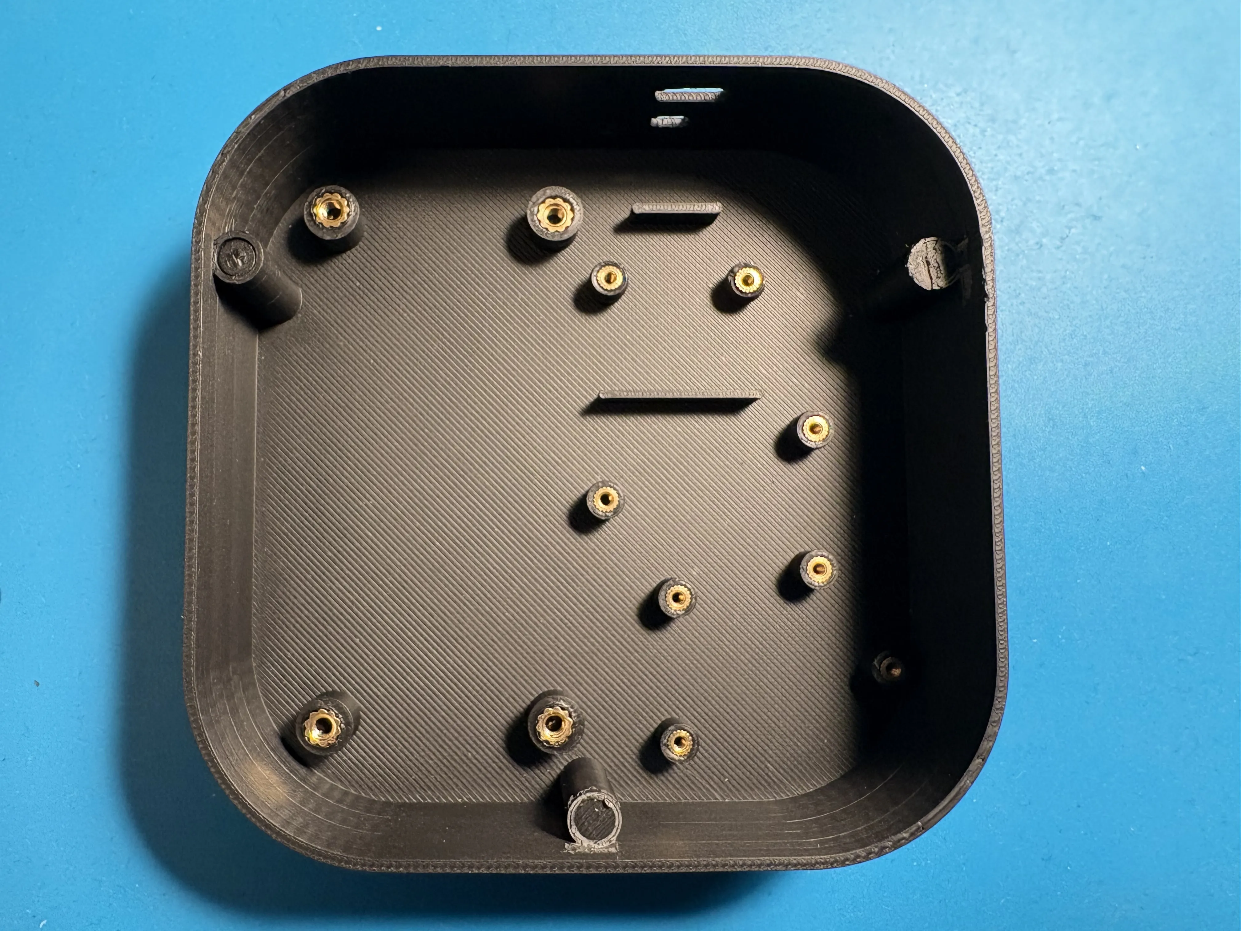 heat set inserts placement