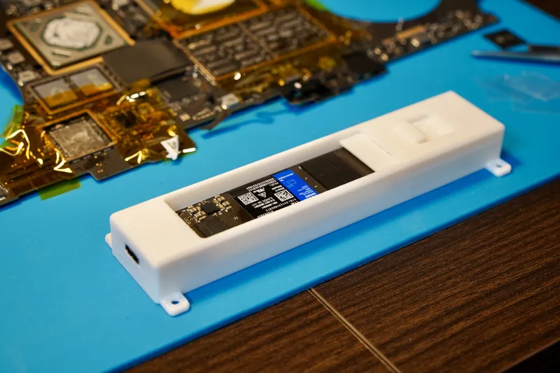 ORICO M.2 SSD enclosure quick release mod