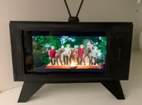 Support téléphone rétro façon téléviseur — photo 1