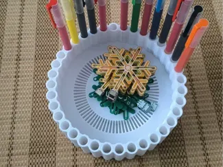旋转笔筒