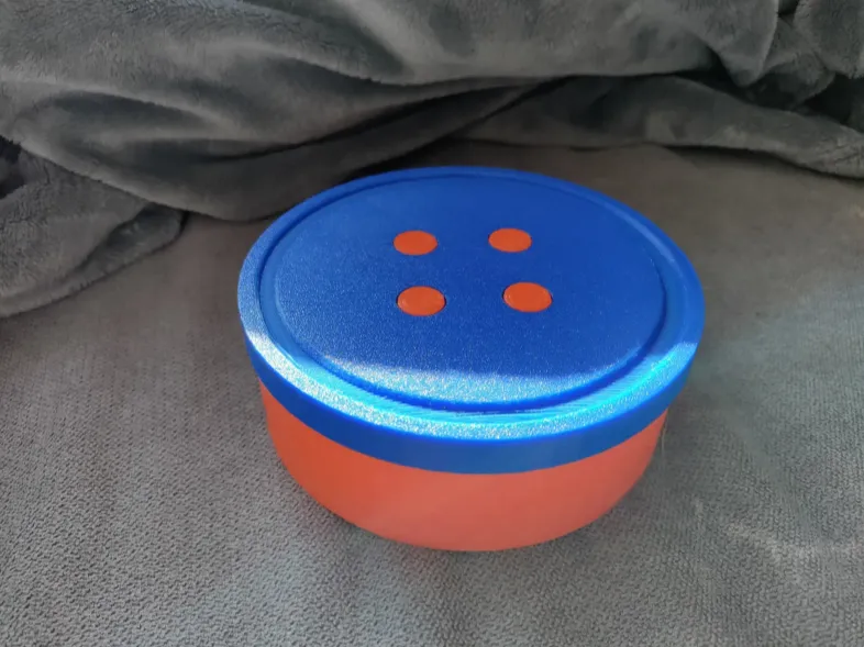 Round Sewing box to store buttons.Caja Costura