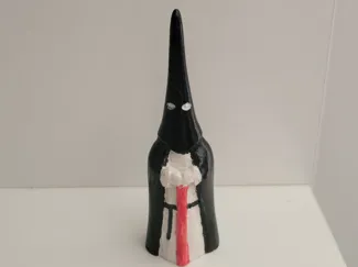 Nazareno de Semana Santa con capa