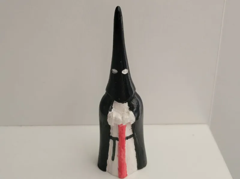 Nazareno de Semana Santa con capa