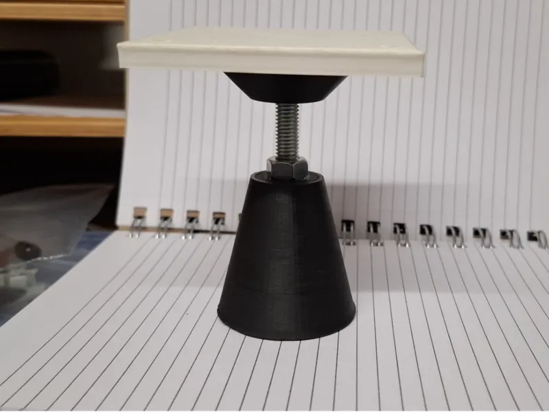 Universal support pillar