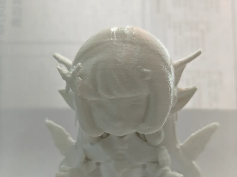 粉头发女孩