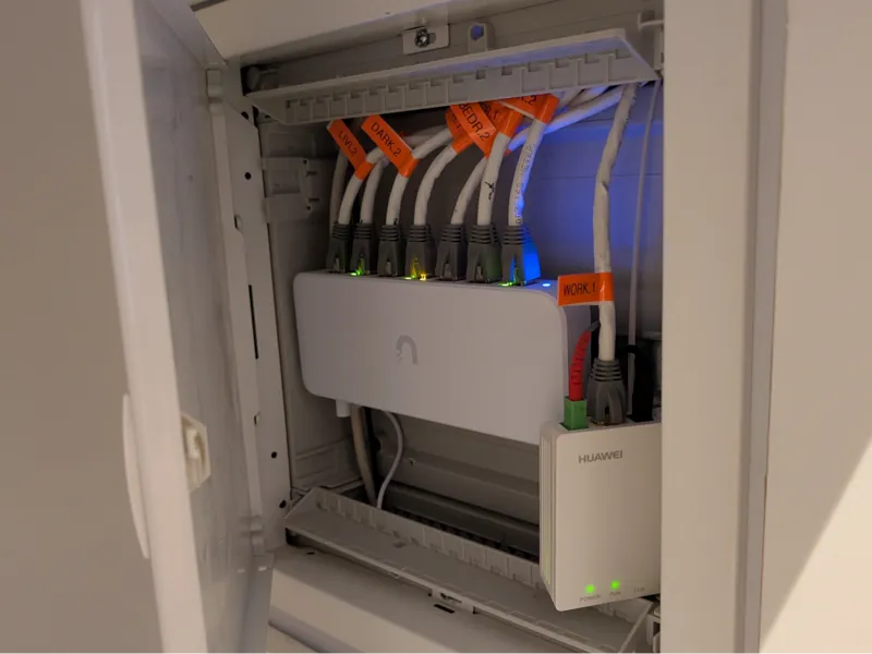 DIN Rail Clip Mount for Unifi USW Ultra 60W